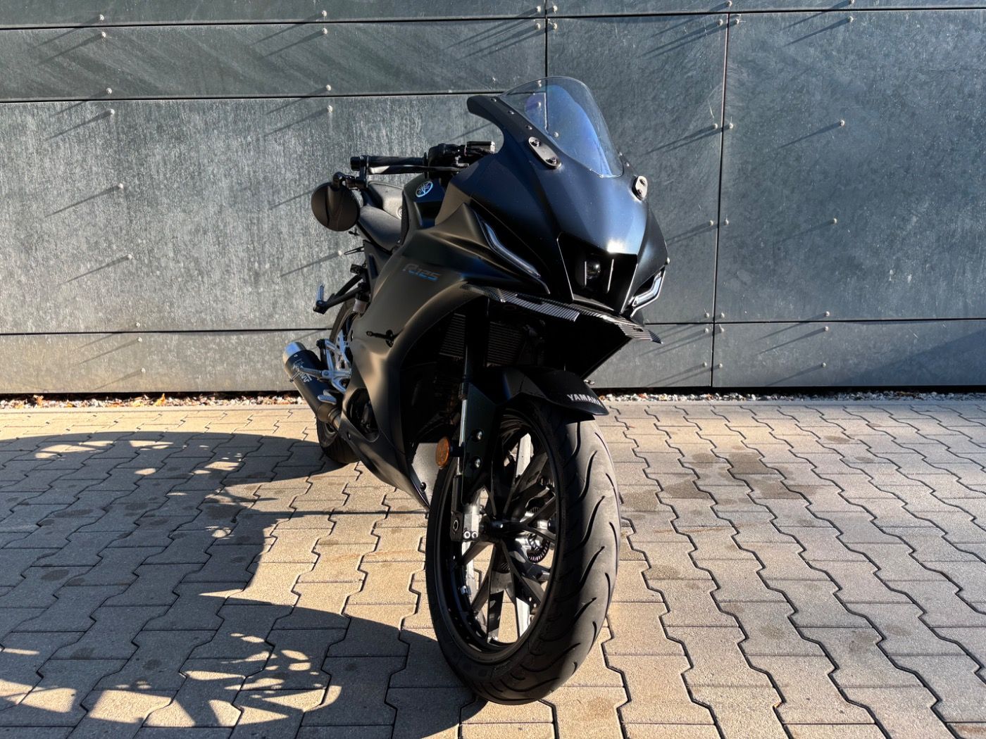 Fahrzeugabbildung Yamaha YZF-R125 viel Zubehör MIVV Endschalldämpfer