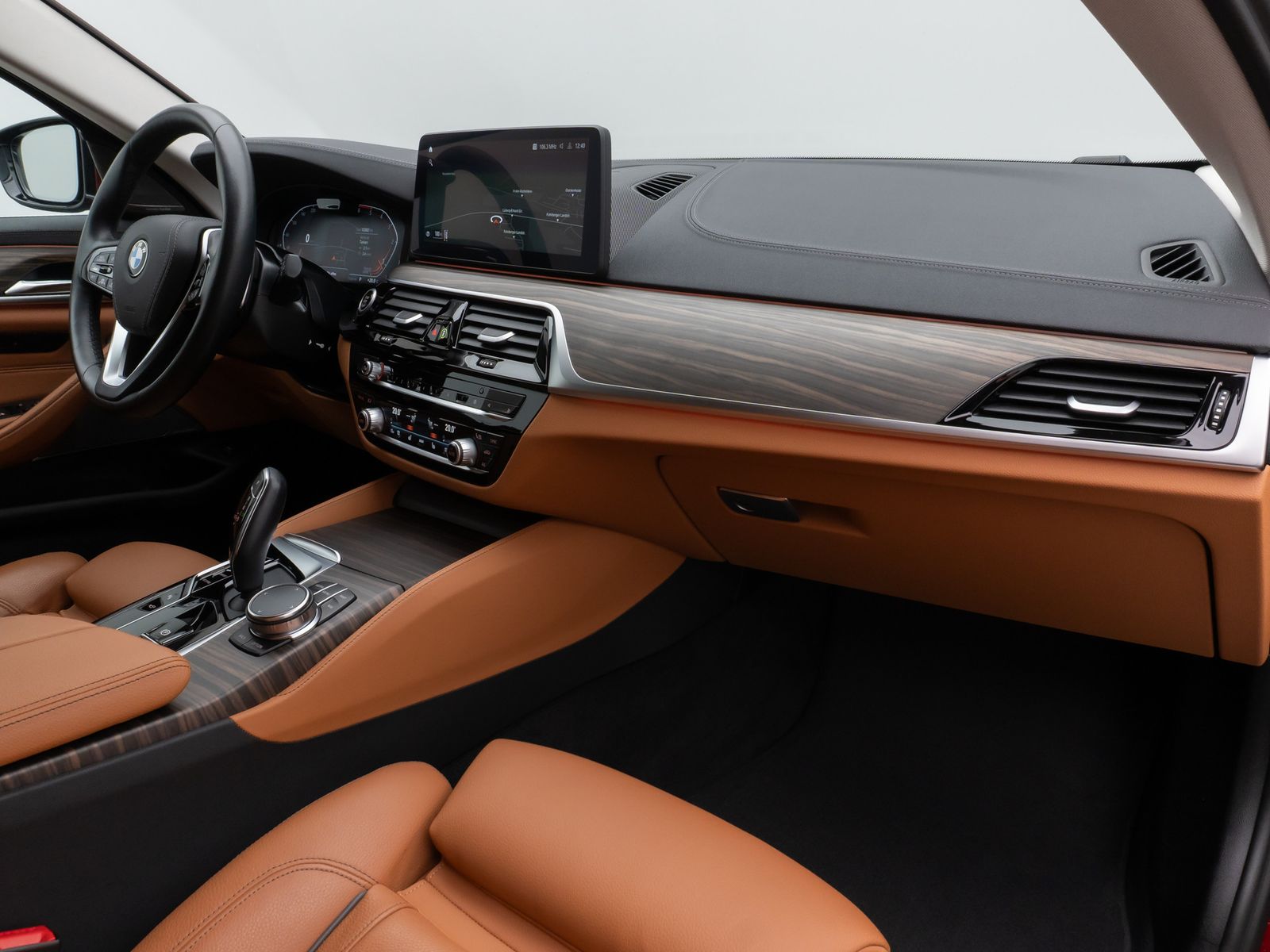 Fahrzeugabbildung BMW 540d xD LuxuryLine 360°Laser HUD DAB H/K Komfort