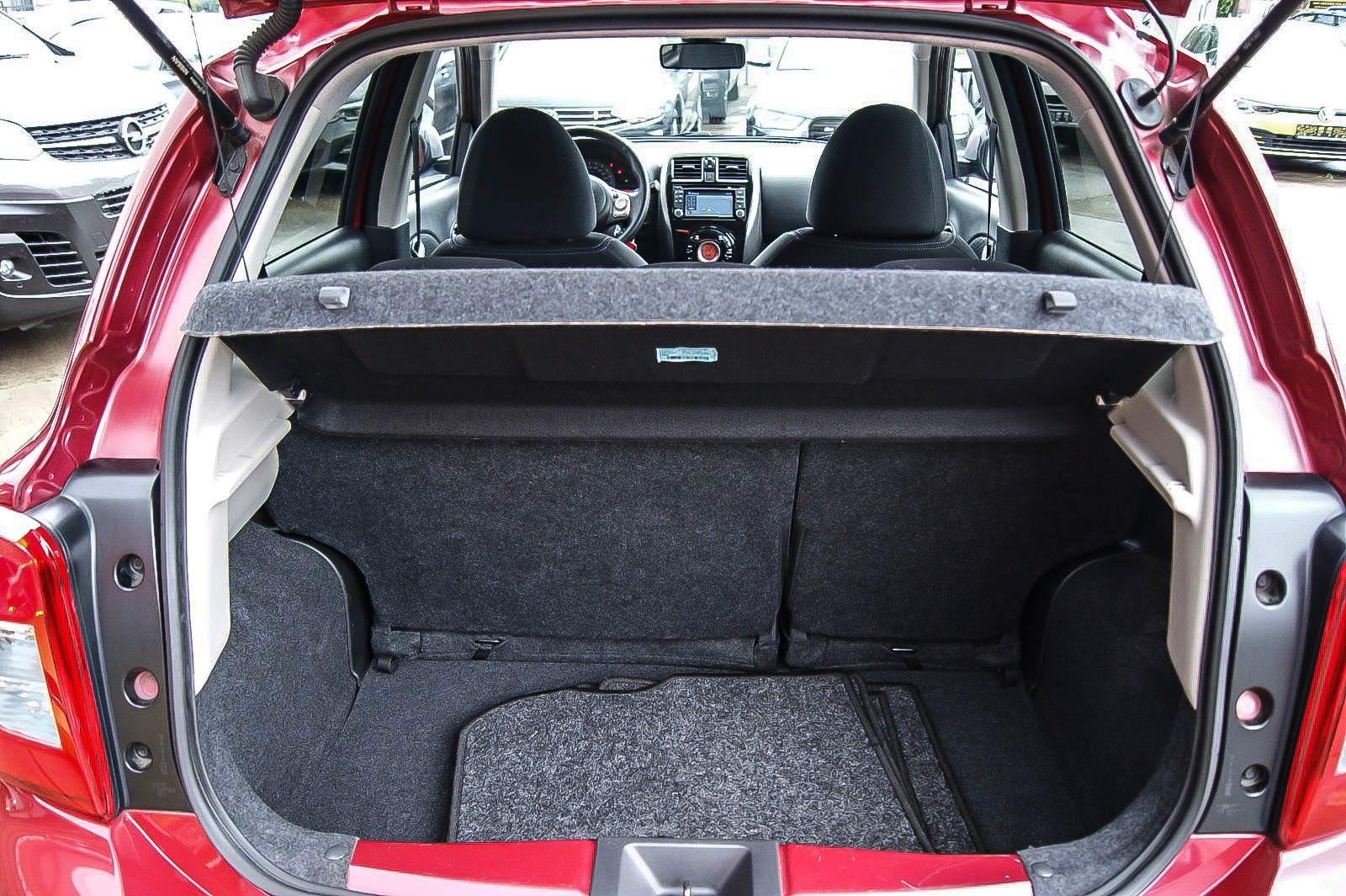 Fahrzeugabbildung Nissan Micra K13 N-Tec 1.2i NAVI SIHZG PDC TEMPOMAT BLT