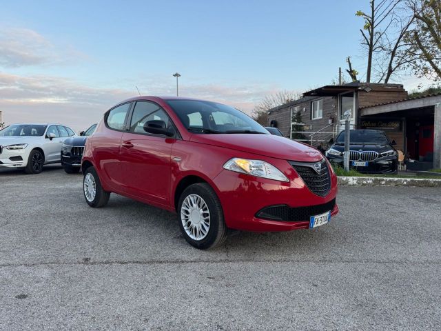 Lancia Ypsilon 0.9 TwinAir 85 CV 5 porte Metano 