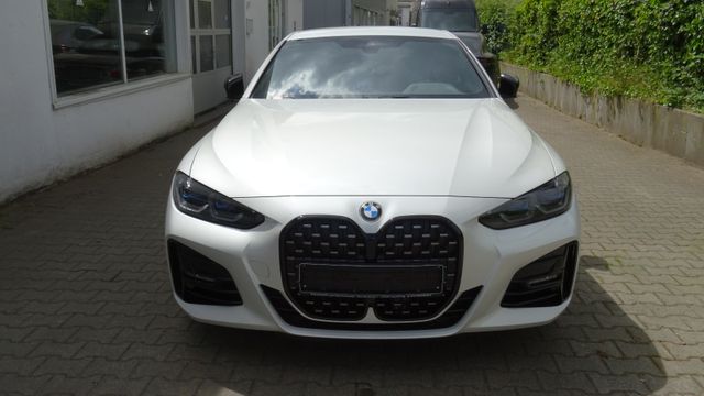 BMW 430 Baureihe 4 Coupe 430 i xDrive M Sport!