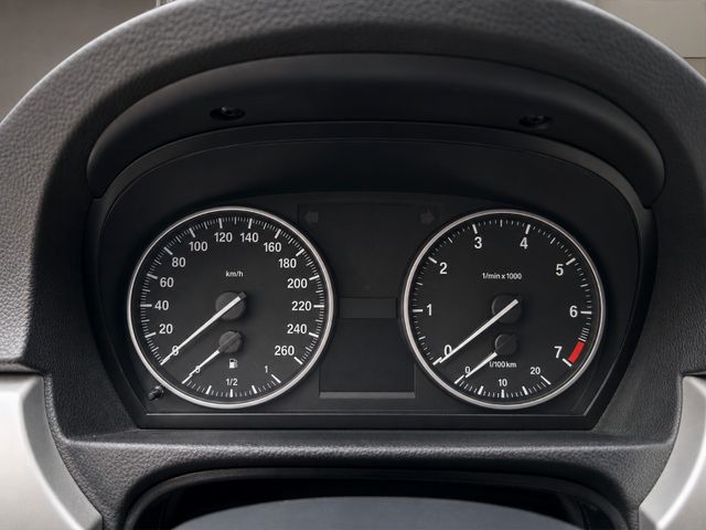 BMW 318 318i E90 Automatik — Bild 11 von 12