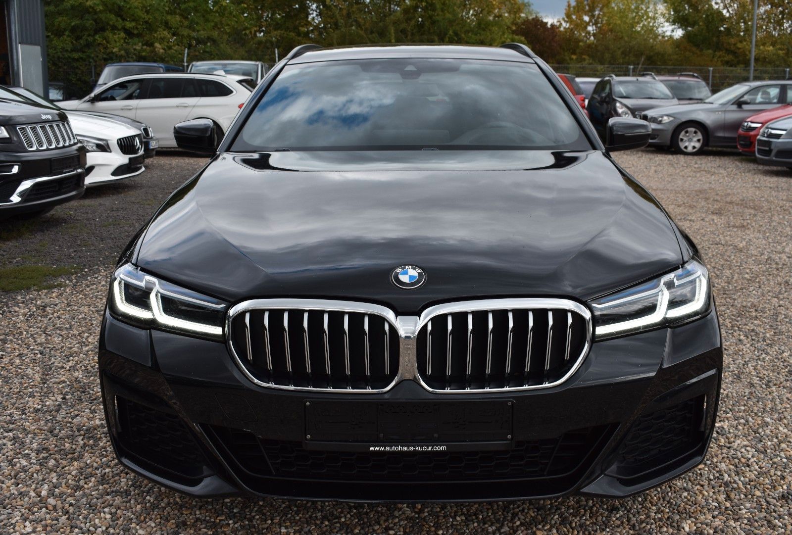 Fahrzeugabbildung BMW 530d Touring xDrive MSport LASER/HUD/KEYLESS/AHK