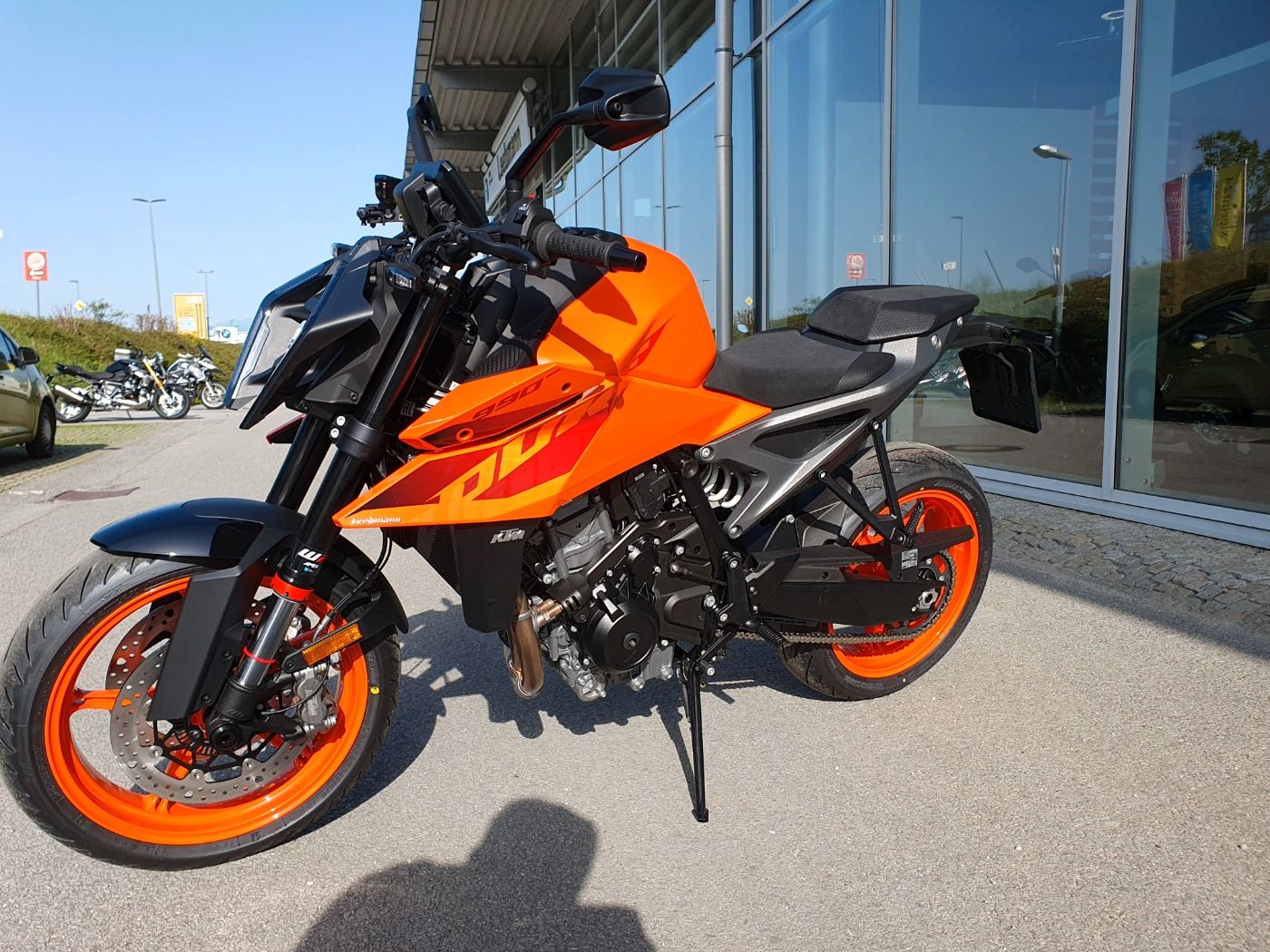 Fahrzeugabbildung KTM 990 Duke Modell 2024