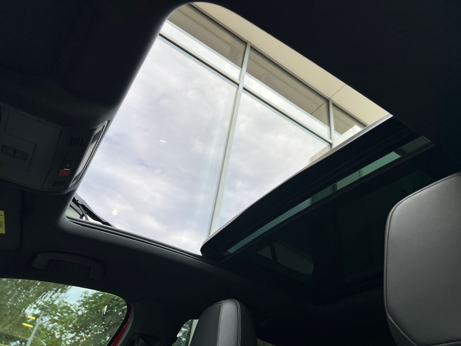 Fahrzeugabbildung Volkswagen T-Roc R-Line 2.0 TDI DSG 4Motion *AHK, BlackStyl