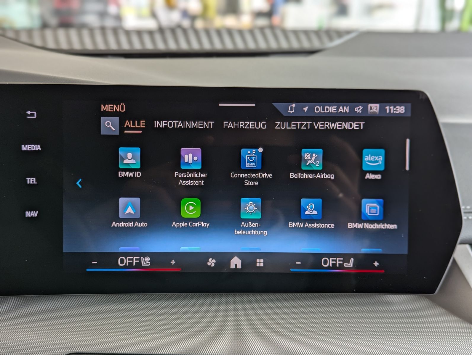 BMW 220 Active Tourer Aut AHK Pano Cam Premium-Paket - Image 34