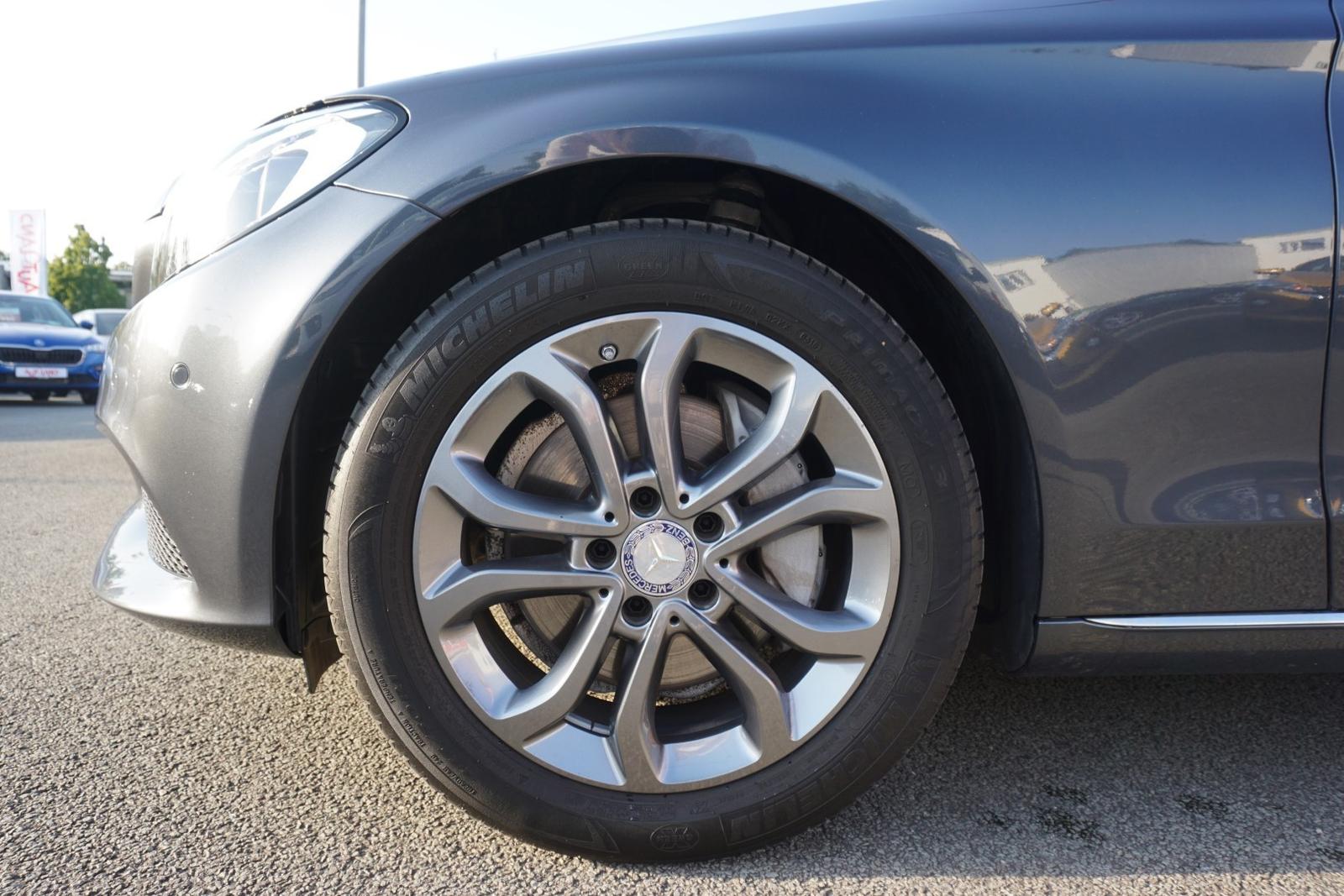 Mercedes-Benz C250 T Avantgarde LED Navi el. Heckklappe PDC