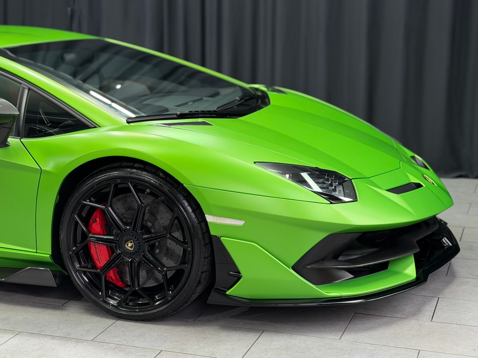 Fahrzeugabbildung Lamborghini Aventador SVJ | FULL CARBON|LIFT|SENSONUM|PPF|