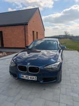 BMW 118i - Kombilimousine mit Automatikgetriebe - BMW 118 aus 2011: 118i