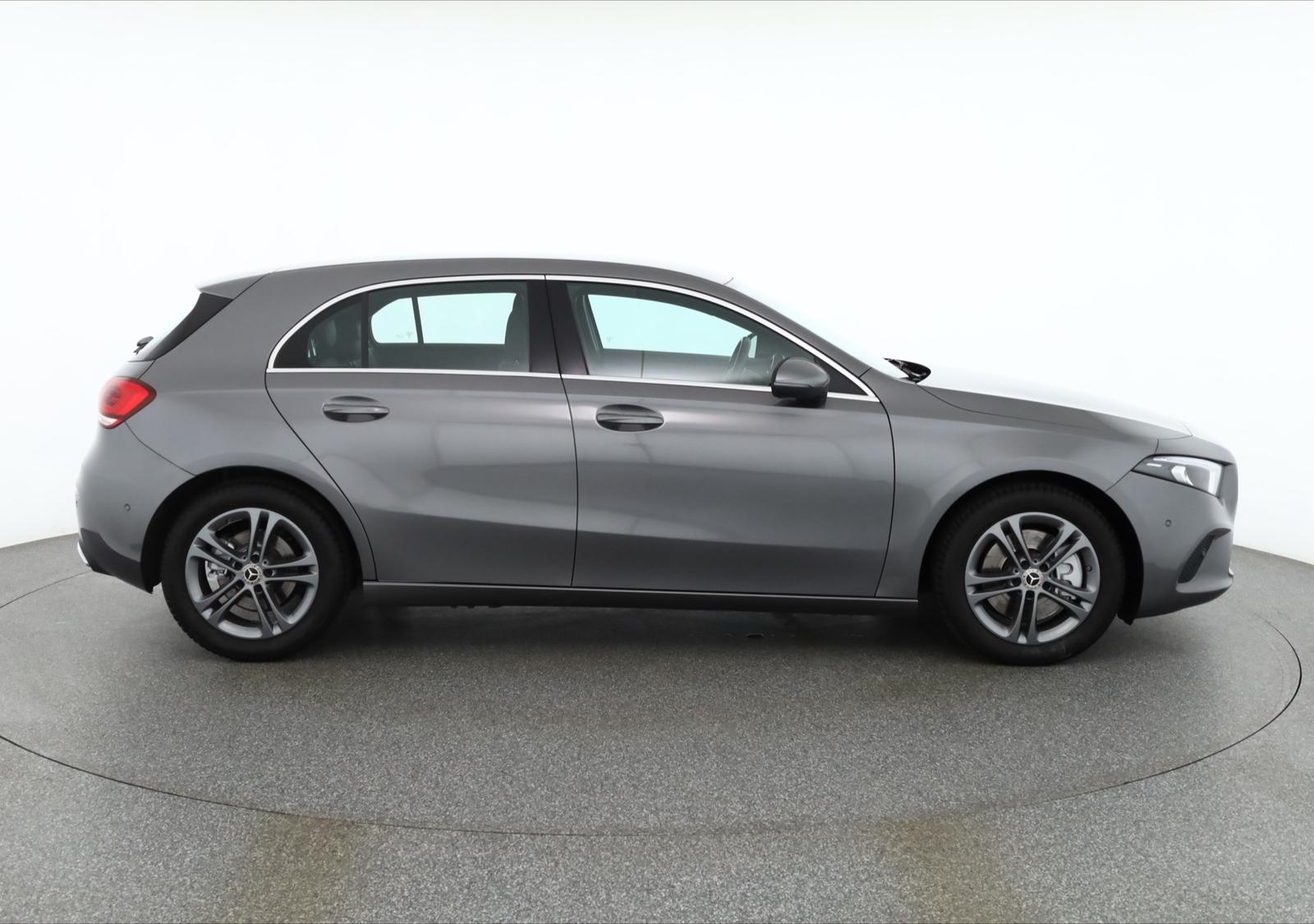 Mercedes-Benz A250 Progressive LED Navi Sitzheizung Kamera AHK