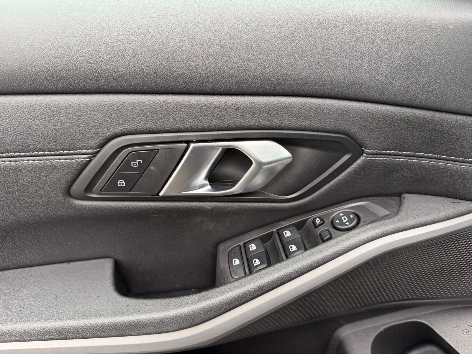 BMW 318 3 Limousine 318 i Navi Leder LED foto 20