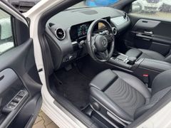 Fahrzeugabbildung B 200 d Style AHK-klappbar El. Panodach Navi Led