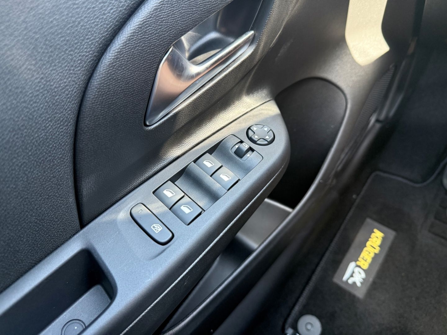Fahrzeugabbildung Opel Corsa F GS SHZ+LHZ+Kamera+Allwetter
