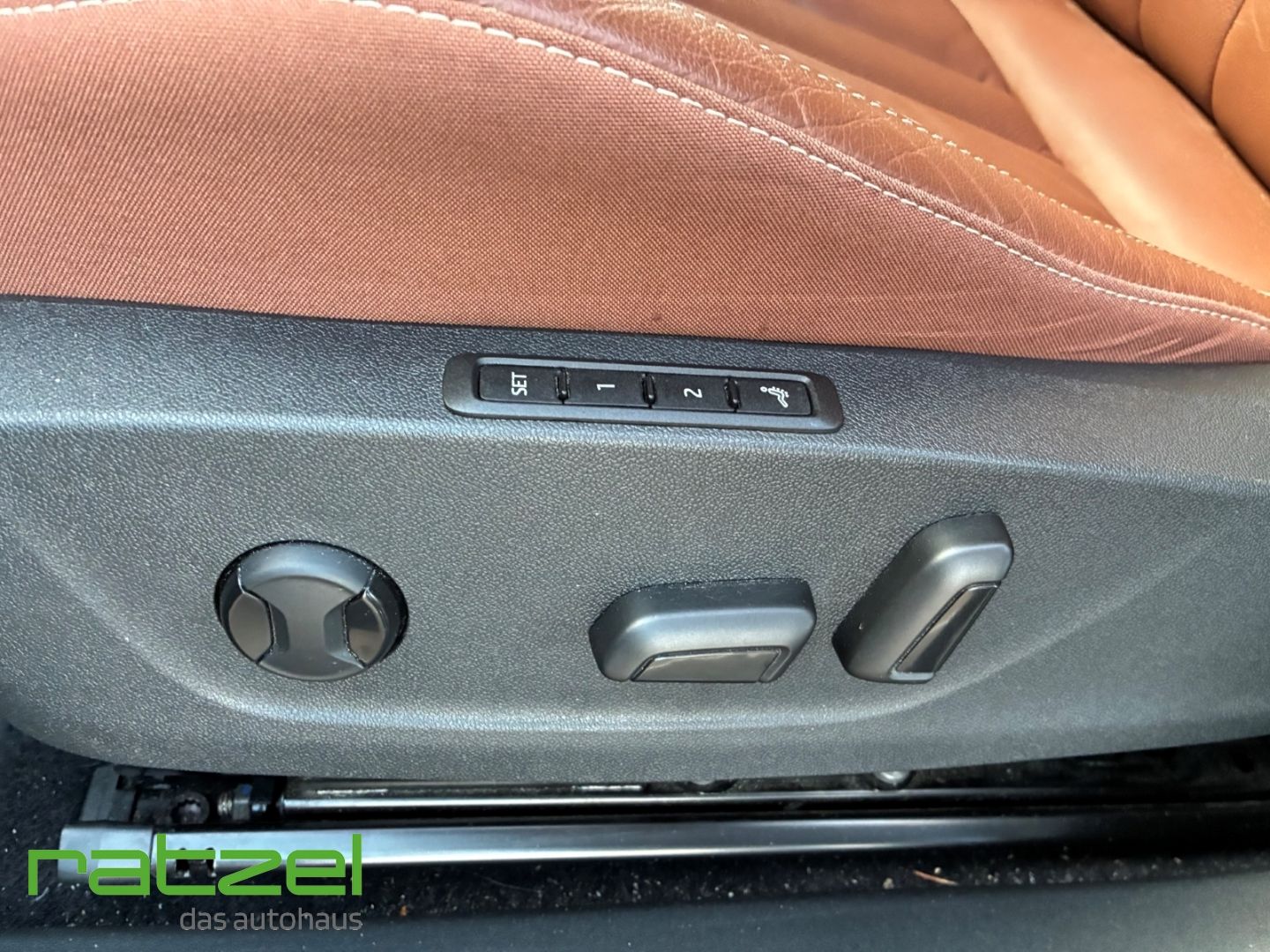 Fahrzeugabbildung SKODA Enyaq 80 ecoSuite iV 150 Navi Kamera Elektr. Hec