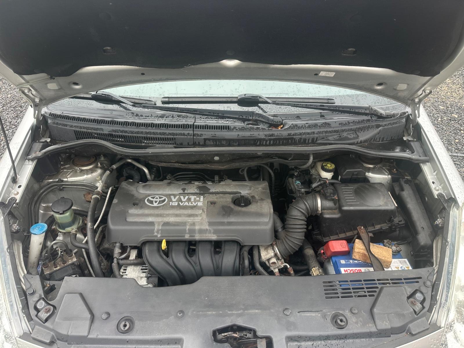 Toyota Corolla Verso 2005 — photo 15