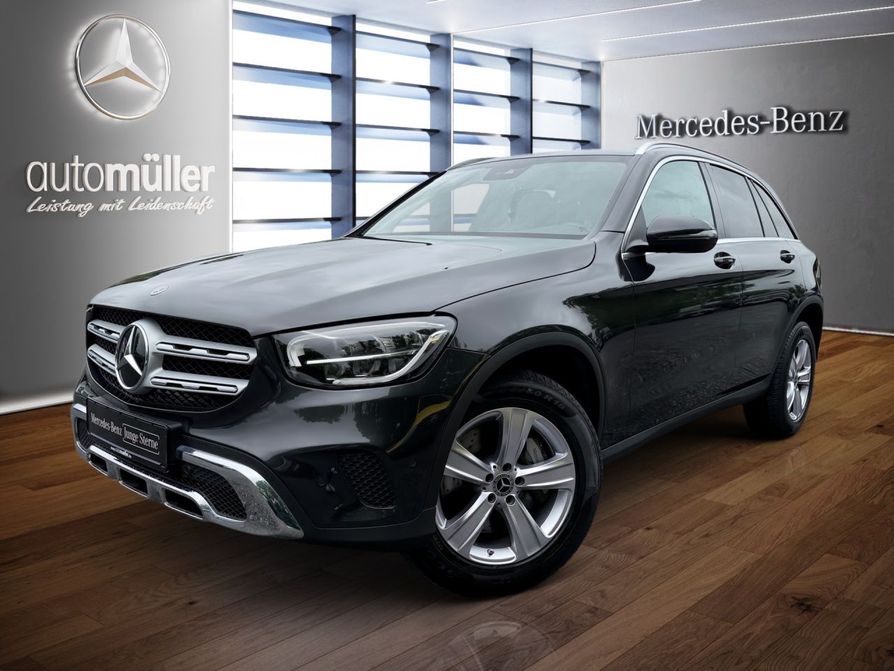 Fahrzeugabbildung Mercedes-Benz GLC 300 e 4M STNDHZ+PANO+CARPLAY+EL.HECKKL.+KAM
