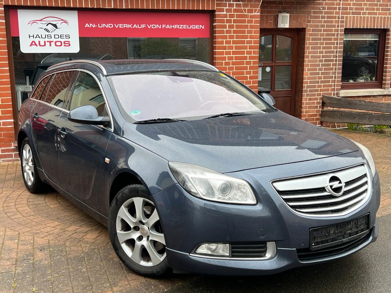 Opel Insignia A Sports Tourer 4x4, Navi, SHZ, PDC,AHK