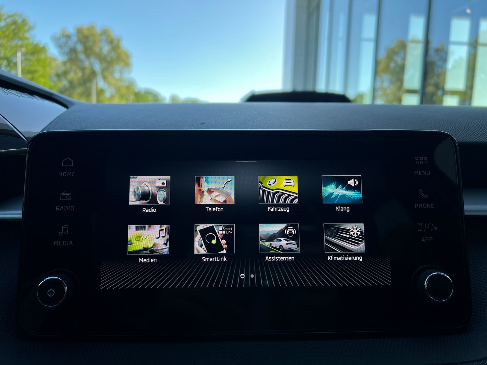 Fahrzeugabbildung SKODA Fabia Selection Tour 1.0 TSI *Vorb. AHK, LED, Ka