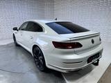 Volkswagen Arteon 2.0 TSI 4Motion DSG R-Line+LED+NAVI+ACC+ - mit Benzin-Antrieb: Weiß, Sportwagen