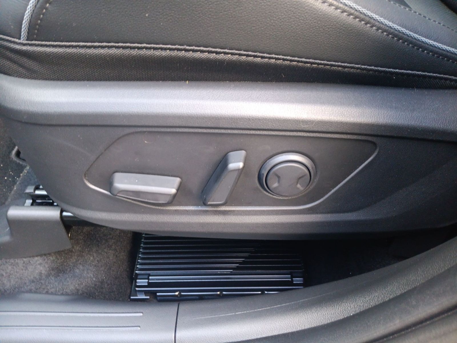 Fahrzeugabbildung Hyundai Tucson Hybrid Prime 239PS 4WD Assip.