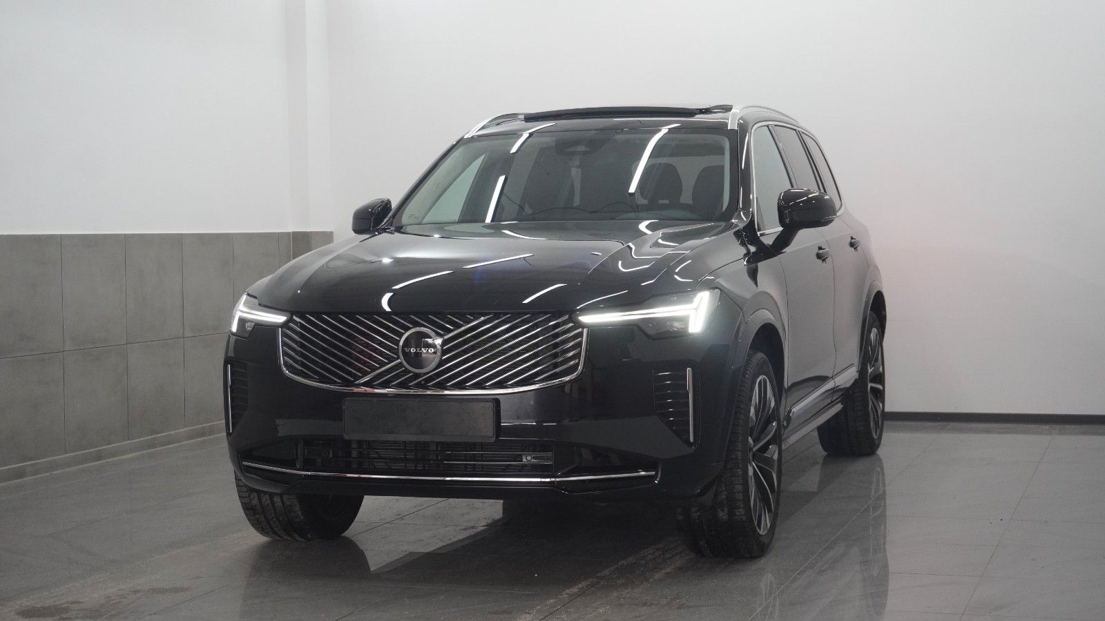 Volvo XC90 - 1