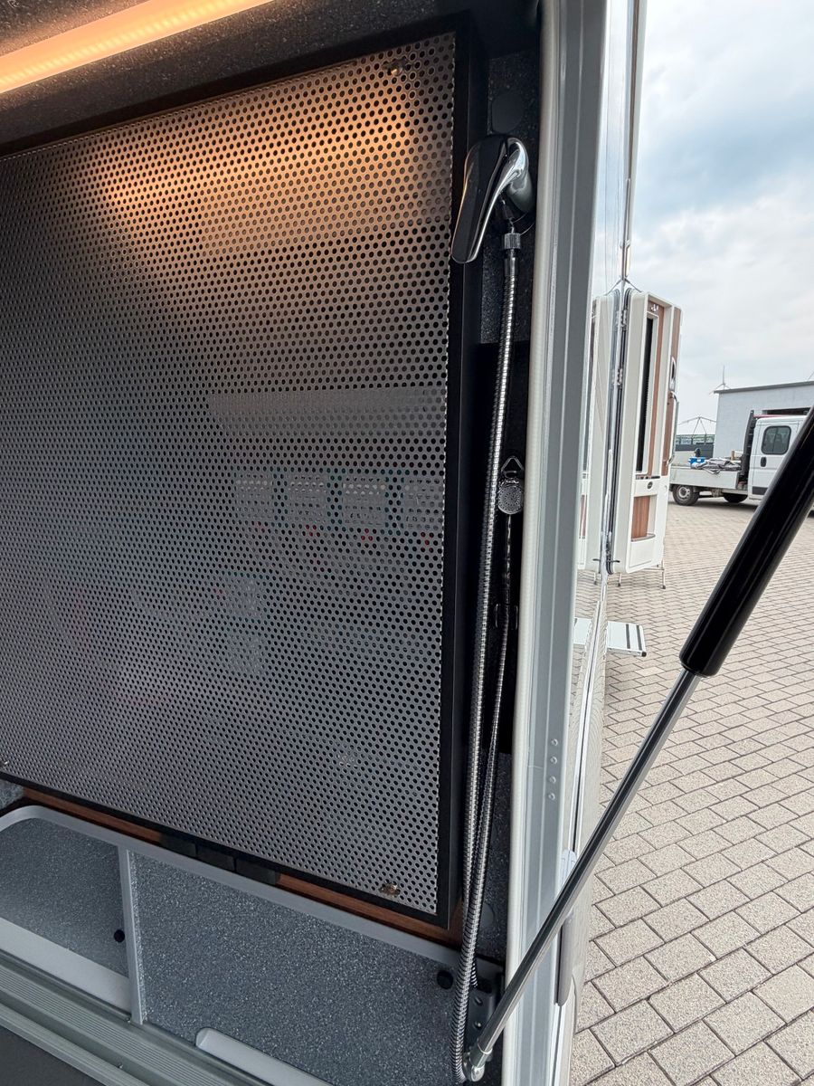 Fahrzeugabbildung Carthago chic e-line 50 LE DA Mastervolt