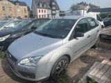 Ford Focus Lim. Titanium - Ford Focus aus 2005: Titanium