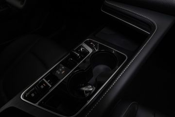 Bild 23 Andere Bestune B70 Pano, 360 Cam, SH, Carplay