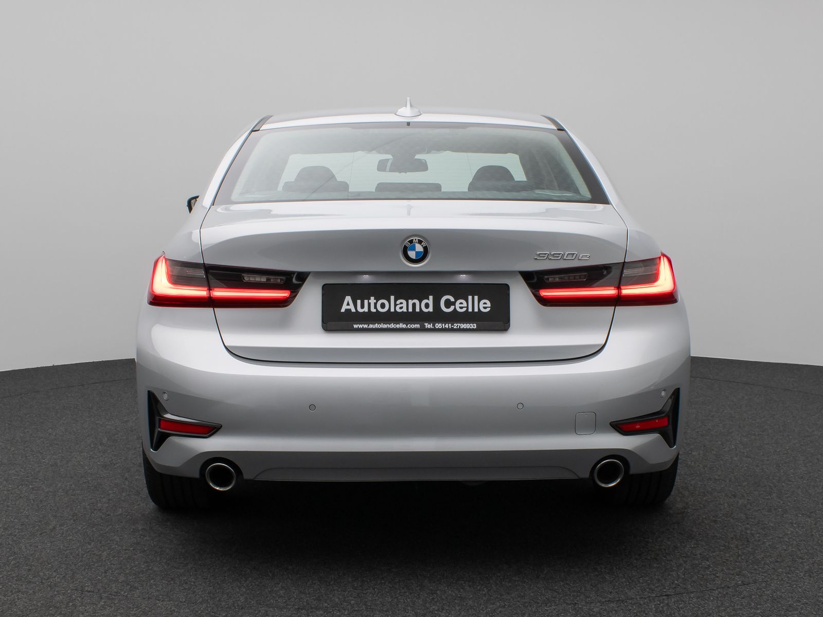 Fahrzeugabbildung BMW 330e  Laser Glasdach HUD H/K Stop&Go AHK Komfort