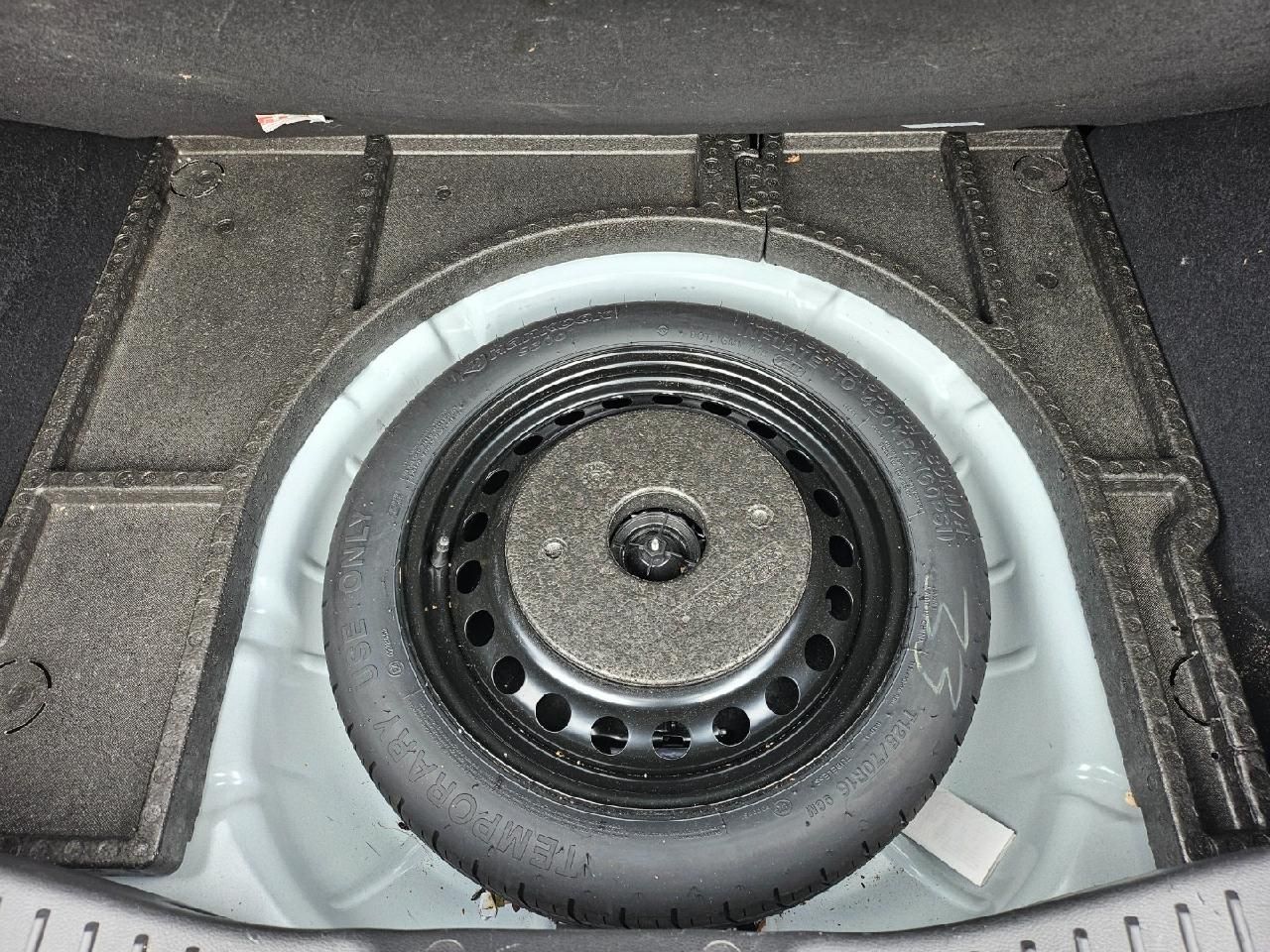 Fahrzeugabbildung Ford Focus Lim. Business