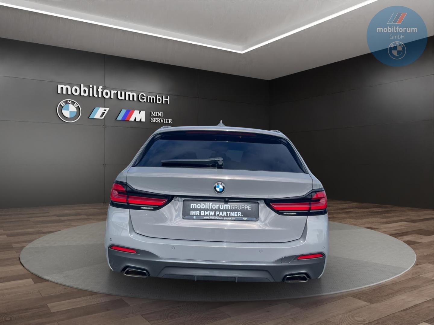 BMW 520 d M-Sport ACC HUD HiFi Laserlicht Sportsitze
