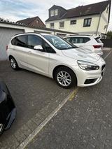 BMW  BMW 220d   SPORT AUTOMATIK NAVI  KLIMA ... - BMW 220 in Köln