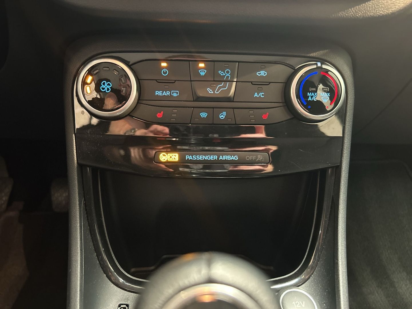 Fahrzeugabbildung Ford Puma Cool & Connect 1.0 EcoBoost LED DAB Spurhal