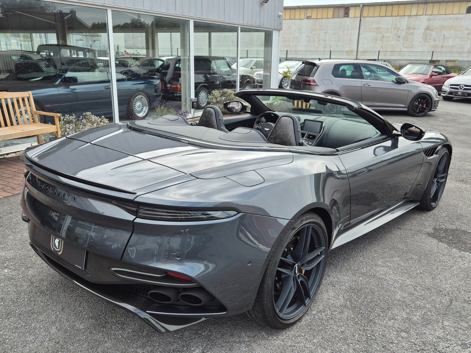 Fahrzeugabbildung Aston Martin DBS 5.2 V12 Volante/Werksgarantie 09/27/1A