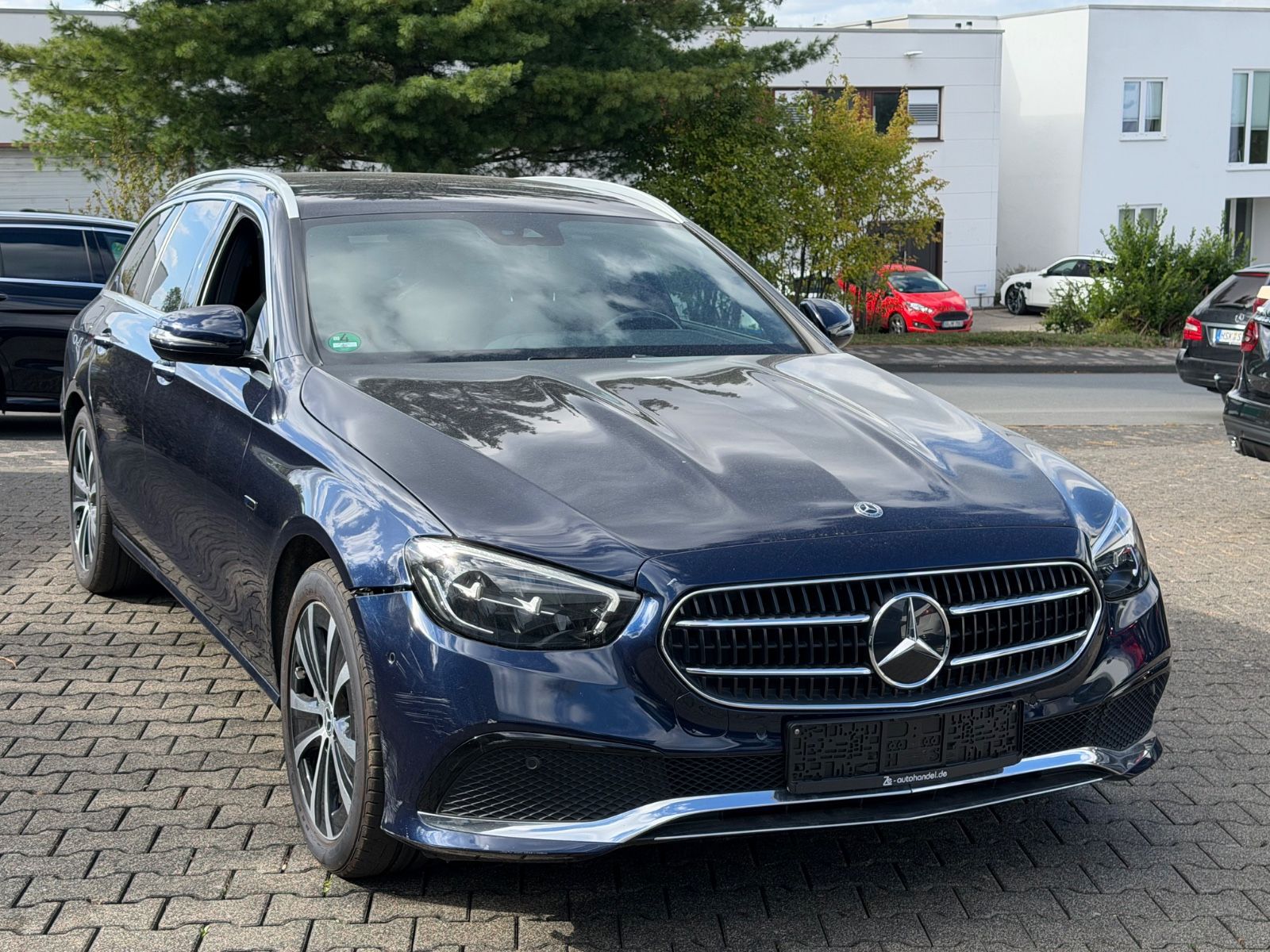 Mercedes-Benz E 300de T Avantgarde Facelift Wide LED AHK imagem 3