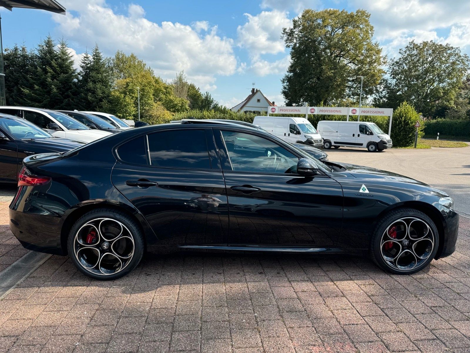 Fahrzeugabbildung Alfa Romeo Giulia Veloce Q4 280PS ALLRAD MEMORY PANORAMA