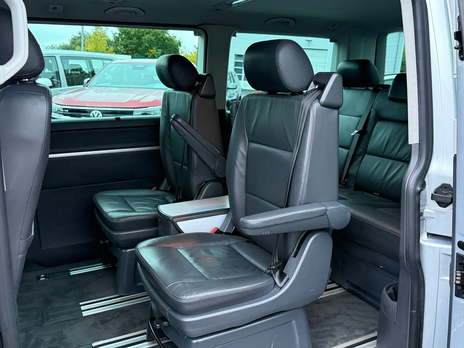 Fahrzeugabbildung Volkswagen T5 Multivan TDI DSG Highline AHK GRA Navi Kamera