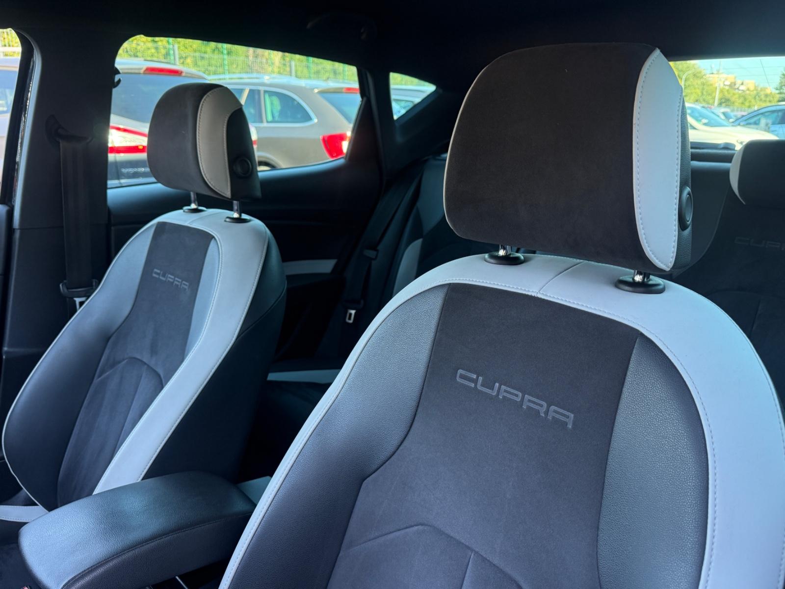 Seat Leon Cupra 2.0 TSI 280 ch BVM / Alcantara / DCC / Full LED / Sièges chauffants