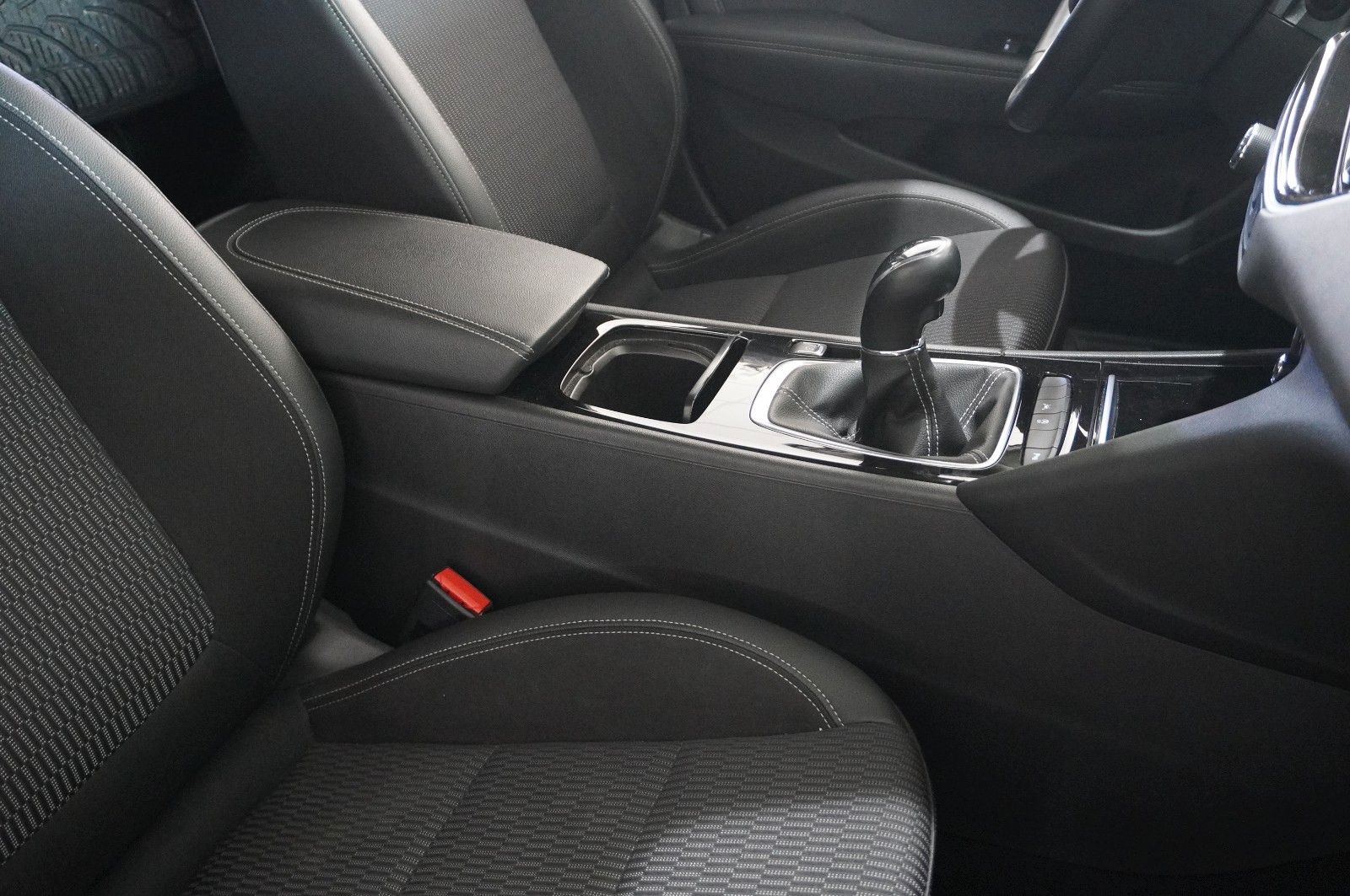 Fahrzeugabbildung Opel Insignia B GS 2.0D DYNAM. NAVI/LED/KAMERA/SH/AHK