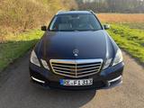 Mercedes-Benz E 500 Neue Steuerkette Scheckheft Unfallfrei - blaue Mercedes-Benz E 500
