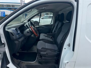 Opel Vivaro - 10