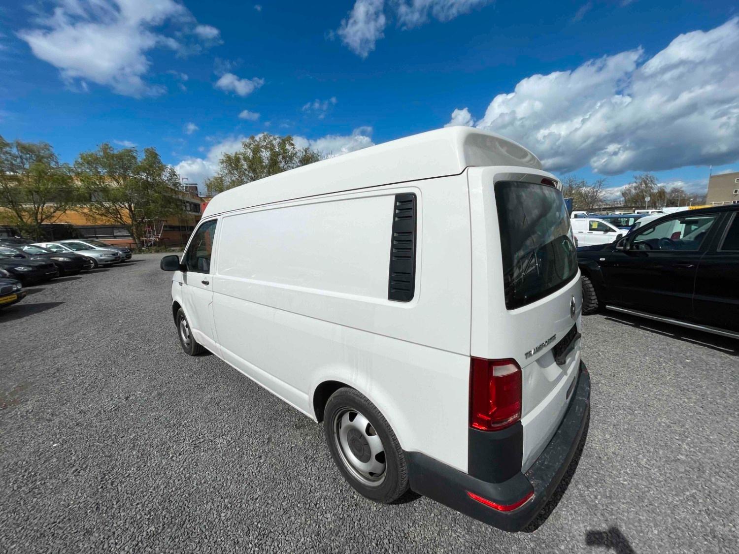 Volkswagen T6 Transporter Kasten Mittelhochdach lang  Klima