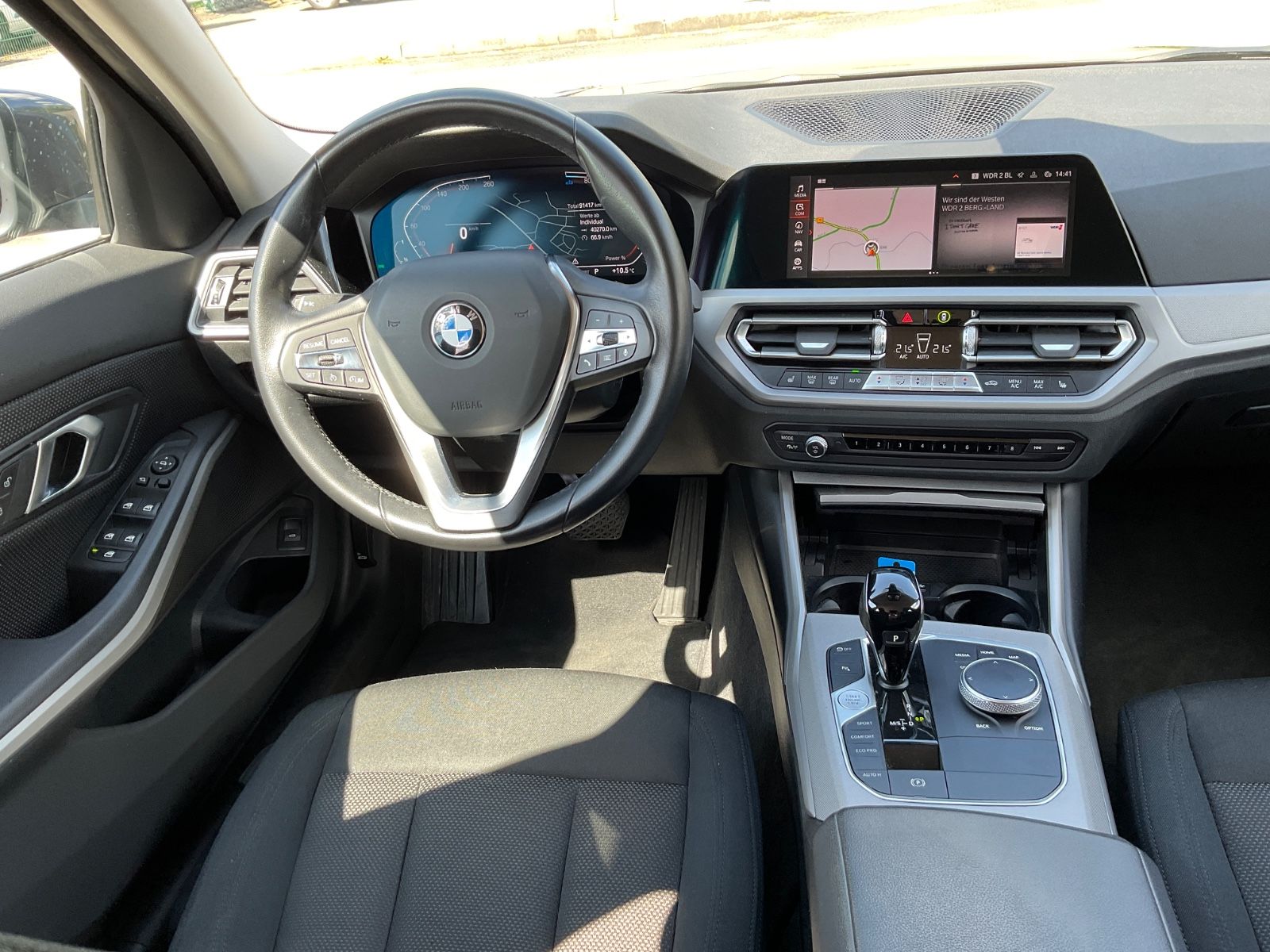 Fahrzeugabbildung BMW 320d xDrive Touring,AHK,LED,Navi,VirtualCockpit