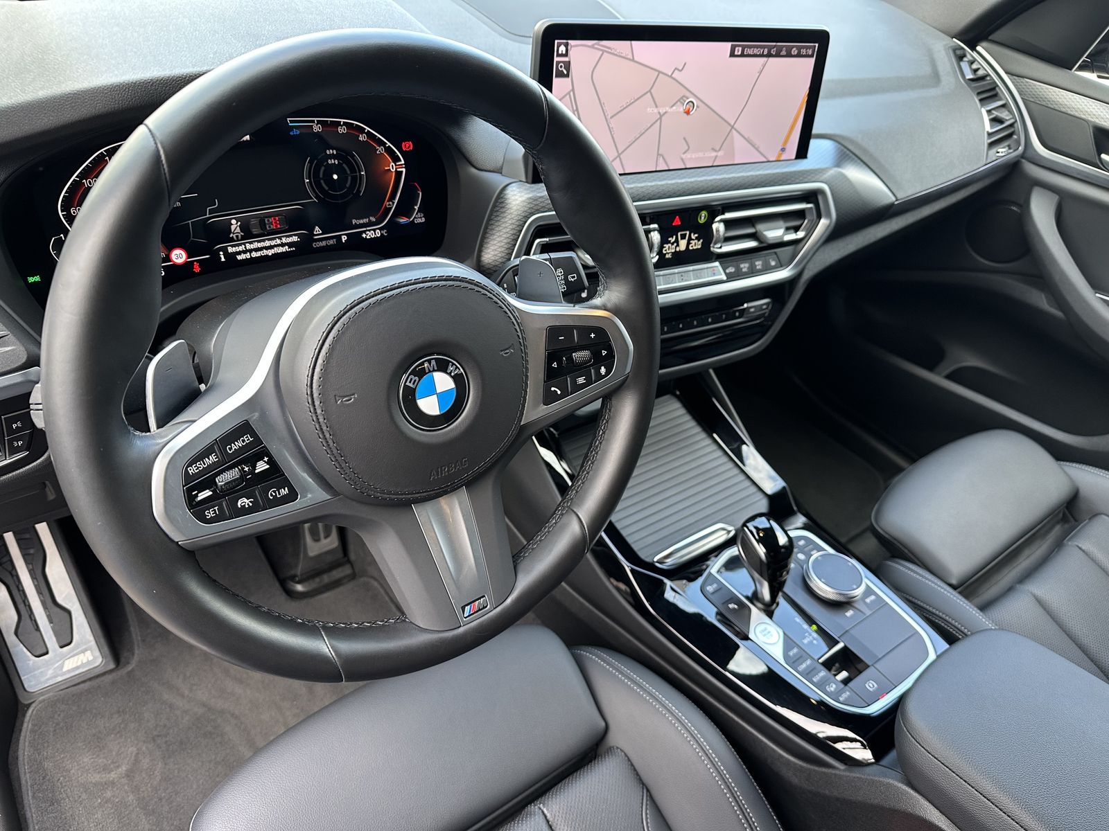 Fahrzeugabbildung BMW X3 xDrive20d M-Sport NAV+LED+HEAD-UP+ACC+19ZOLL