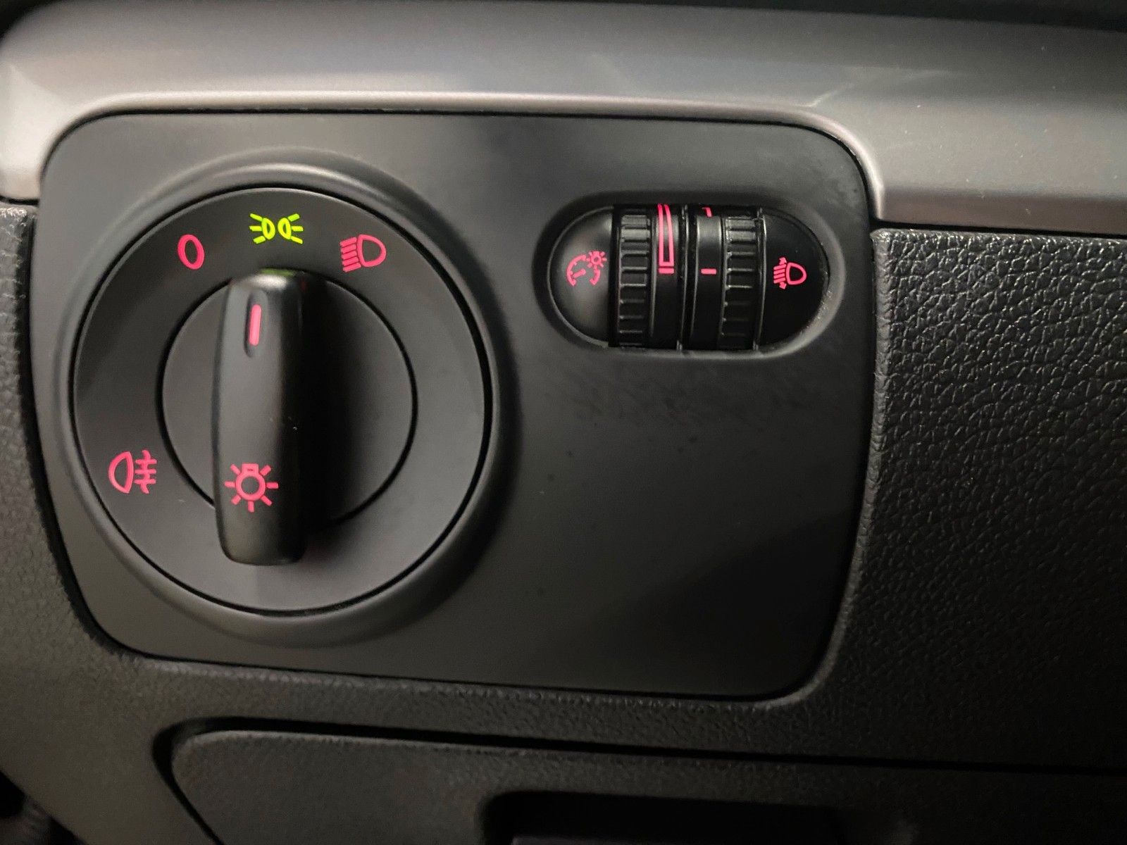 Fahrzeugabbildung Volkswagen Golf 6 1.2 TSI Trendline+CHECKHEFT+ALLWETTER+ALU