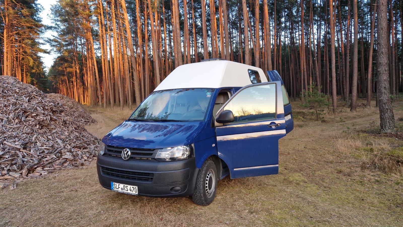 Volkswagen VW T5 Hochdach  Allrad Camper  Tischlerausbau 
