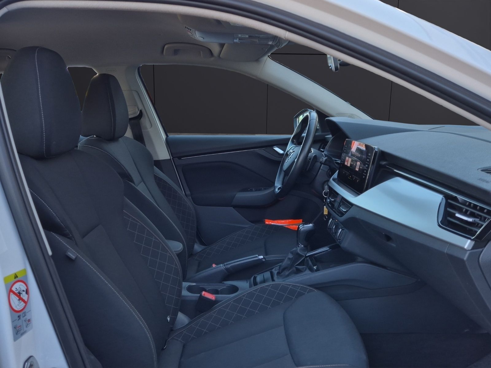 Fahrzeugabbildung SKODA Scala TSI Ambition DSG LED Navi AID GRA PDC SH L