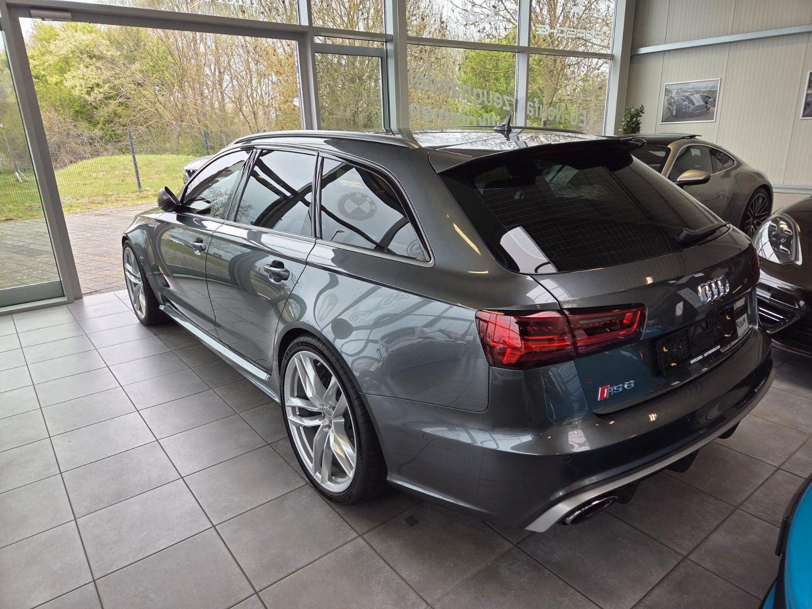 Fahrzeugabbildung Audi RS6 RS 6 Avant  quattro performance/Keramikbrems