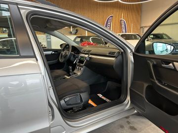 Volkswagen Passat Variant Trendline *2. Hand*Klima*SHZ*MP3*