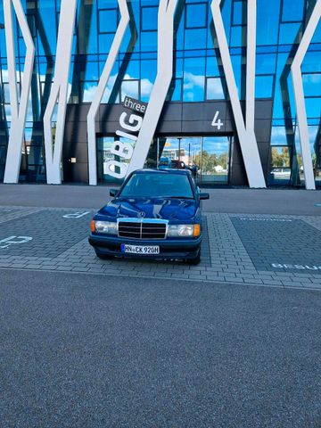 Mercedes-Benz BLACK WEEK - Mercedes Benz 190e 1.8L Oldtimer